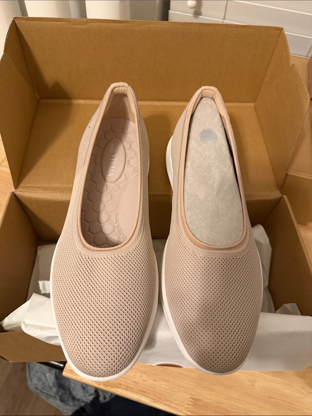 Women's Slip-On Mesh Comfort Flats in Light Beige